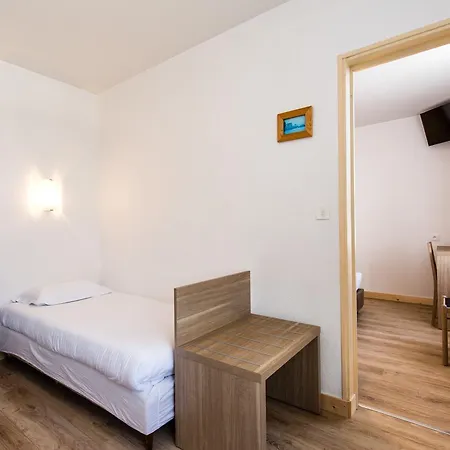 ホテル Logis Le Relais Marine 2*