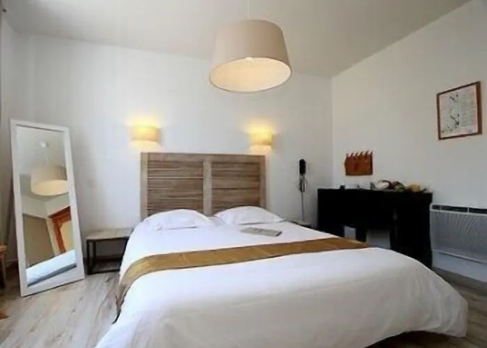 Logis Le Relais Marine Hotel